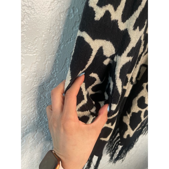 BCBG MaxAzria Large Animal Print Sweater Vest - Picture 5 of 6